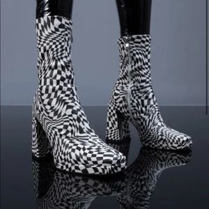 Chunky black white booties size 10